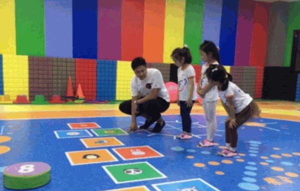 顽兔斯瑞儿童体适能